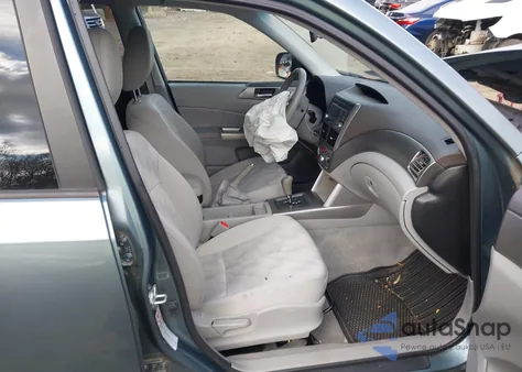 2010 Subaru Forester 2.5X Premium из США, поврежденный, VIN JF2SH6CC3AH754606